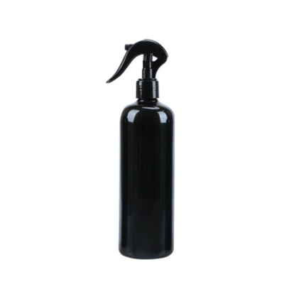 El ANIMAL DOMÉSTICO que 100ml accionan el espray cosmético embotella el negro blanco